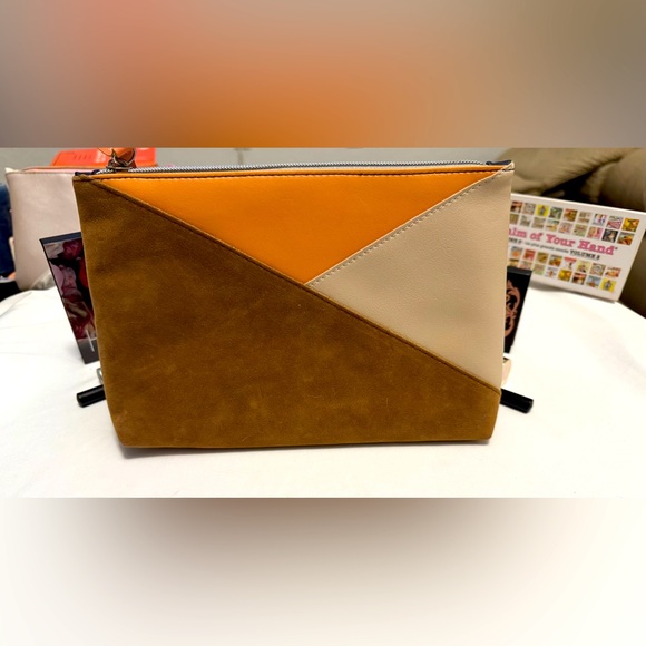 ❤️MAKEUP BAG❤️SUEDE & MIXED COLORS OF VINYL❤️ - Picture 2 of 7